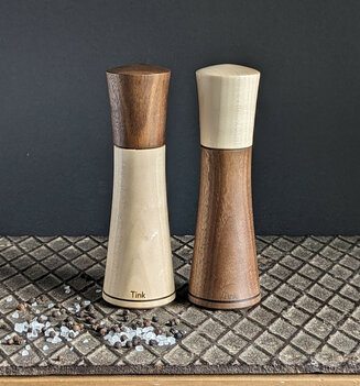 Piebald salt&pepper mills