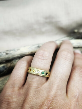 Chakra Ring 18ct YG