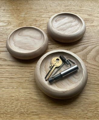 Round ash trinket trays