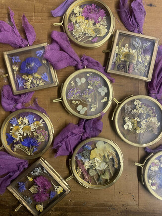 Mini pressed flower frames