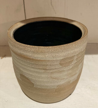 Stoneware drinking vessel
