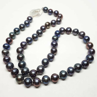 Peacock pearls