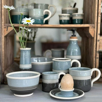 Stripe pots