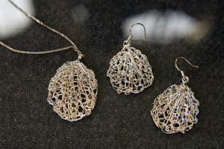 Teardrop knitted earrings and pendant